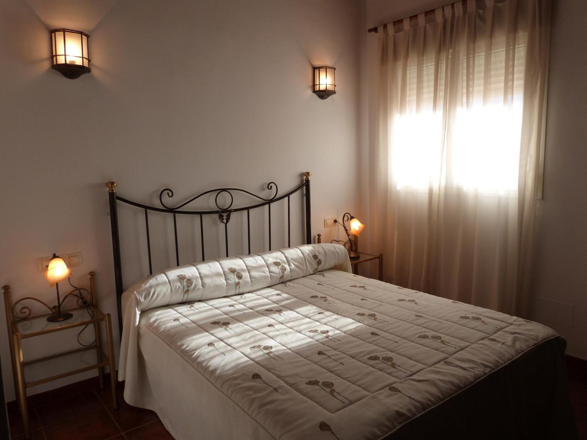 Hostal Restaurante Las Canteras Pedrera Exterior photo