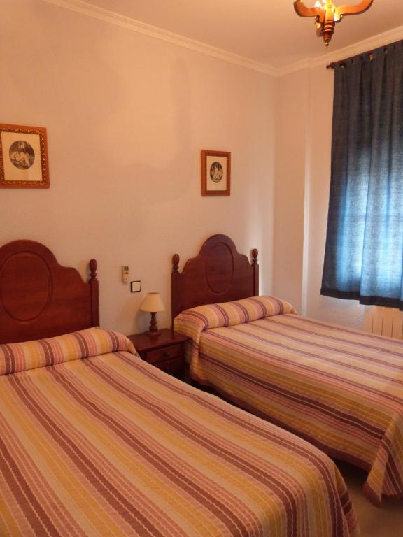 Hostal Restaurante Las Canteras Pedrera Room photo